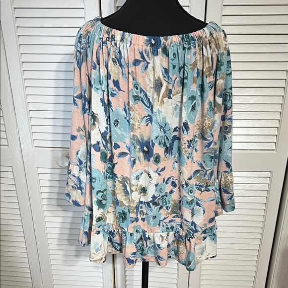 Easel Floral Blouse in Blue and Cream - Picture 4 of 5
